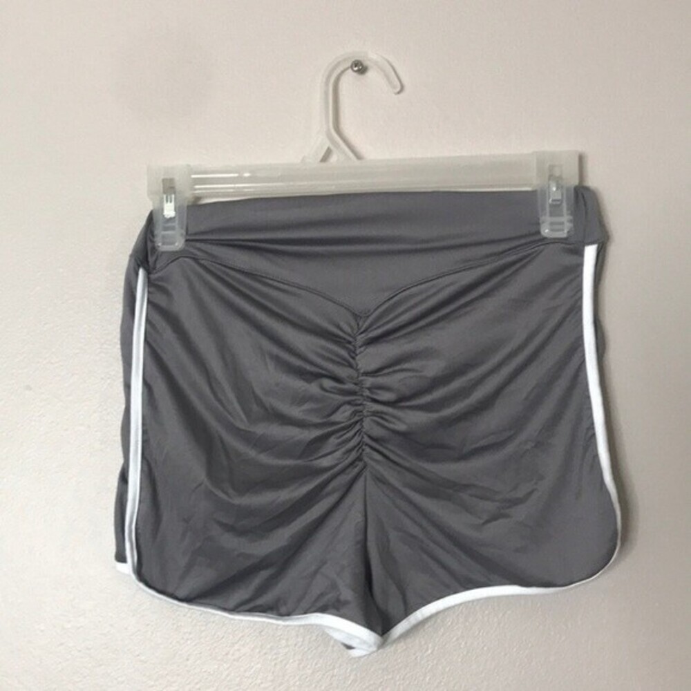 Tik tok scrunchy butt gym workout shorts size medium‎